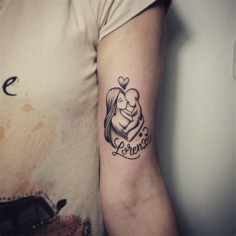 amor tatuajes que simbolizan madre e hijo|Unión eterna: tatuajes que simbolizan el amor entre。